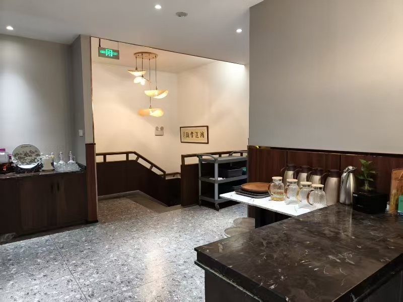 好运转(精装餐饮店转让)咬强羊肉面。南湖区九曲路辰溪里市中心CBD商圈面馆转让