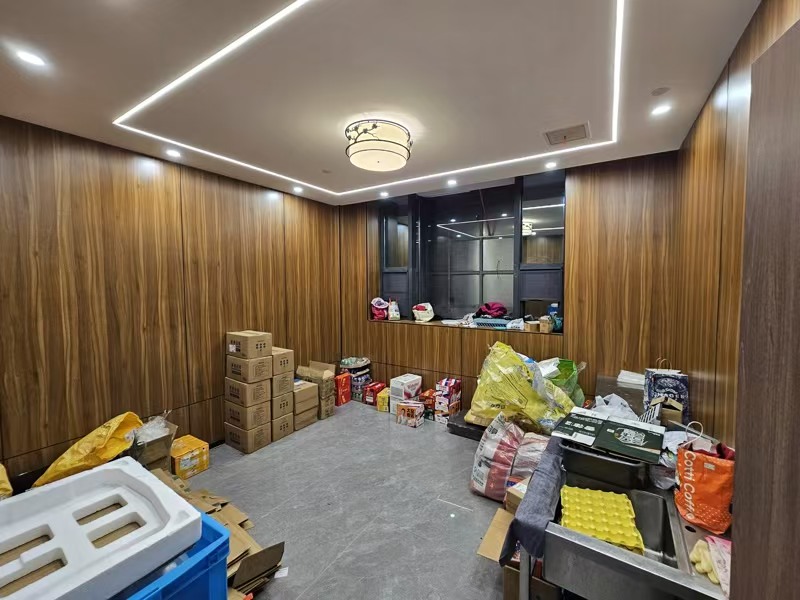 好运转(豪装餐饮店转让)嘉兴主城区蕞繁华段360平餐饮店转让,营收1.2万+/天