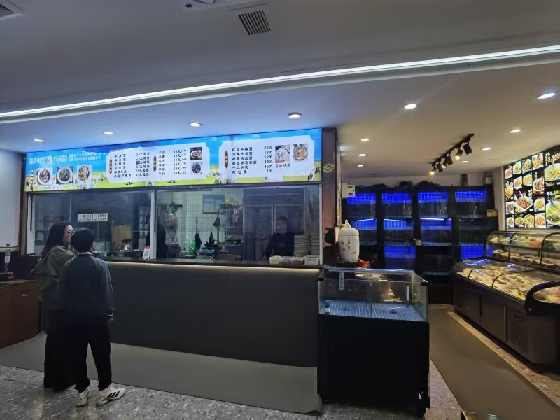 好运转(精装餐饮店转让)咬强羊肉面。南湖区九曲路辰溪里市中心CBD商圈面馆转让