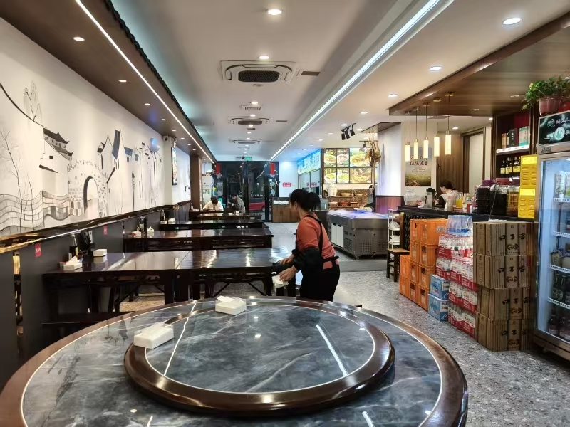 好运转(精装餐饮店转让)咬强羊肉面。南湖区九曲路辰溪里市中心CBD商圈面馆转让