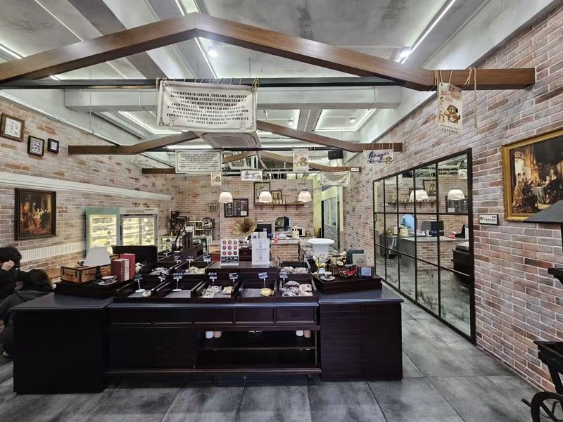 好运转（AM伦敦烘焙店）镇中心十字路口旁、小学门口、蛋糕烘焙店转让