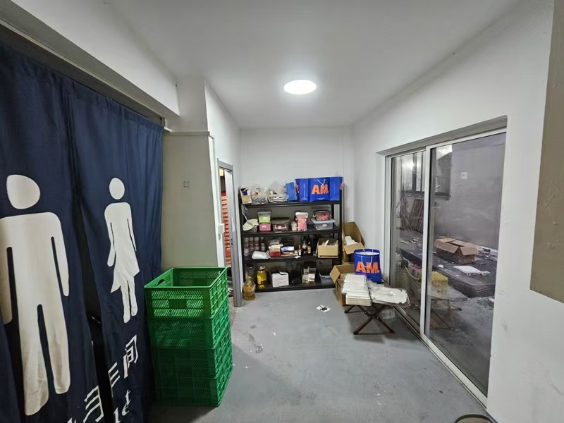 好运转（AM伦敦烘焙店）镇中心十字路口旁、小学门口、蛋糕烘焙店转让