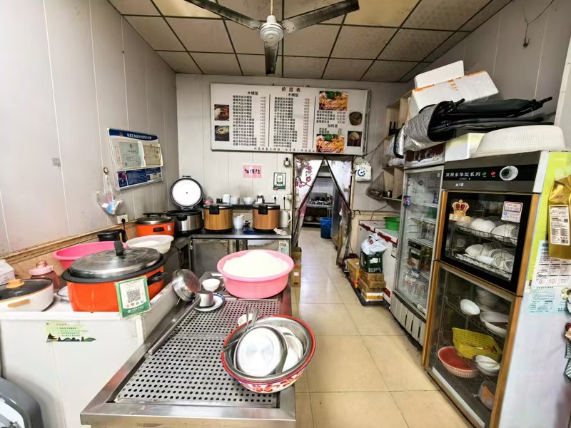 好运转（湘菜.农家木桶饭）工业重镇、餐饮小吃街、开了十二年的小吃店转让