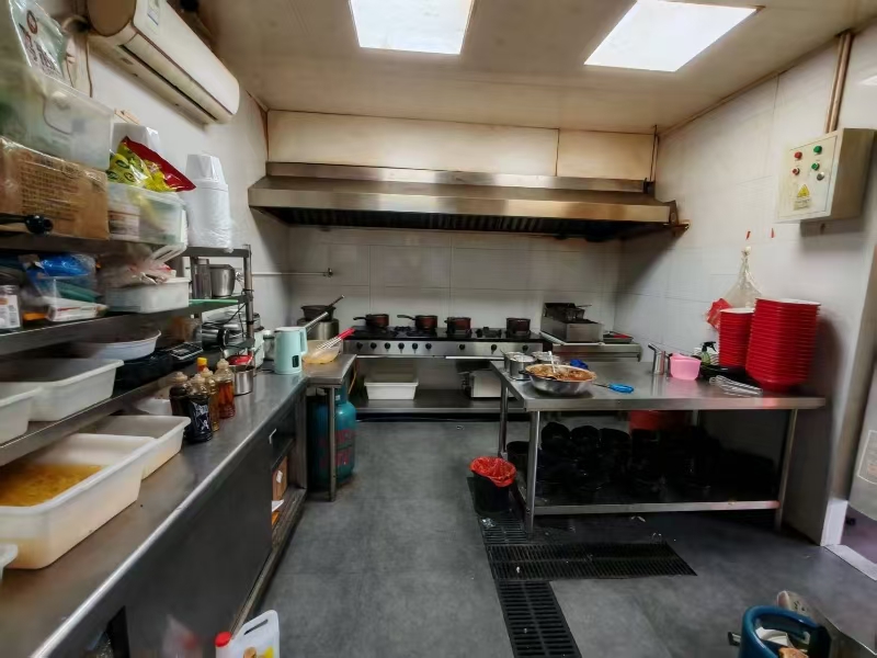 好运转（新胜园东北粘糊麻辣烫）成熟小区、美食街、写字楼娱乐场所、小吃店转让