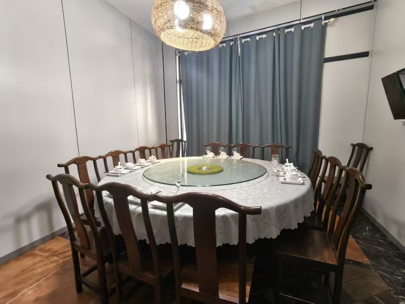 好运转（缘聚此莫干山味馆）桐乡市中心纯1楼餐饮店转让可宴席