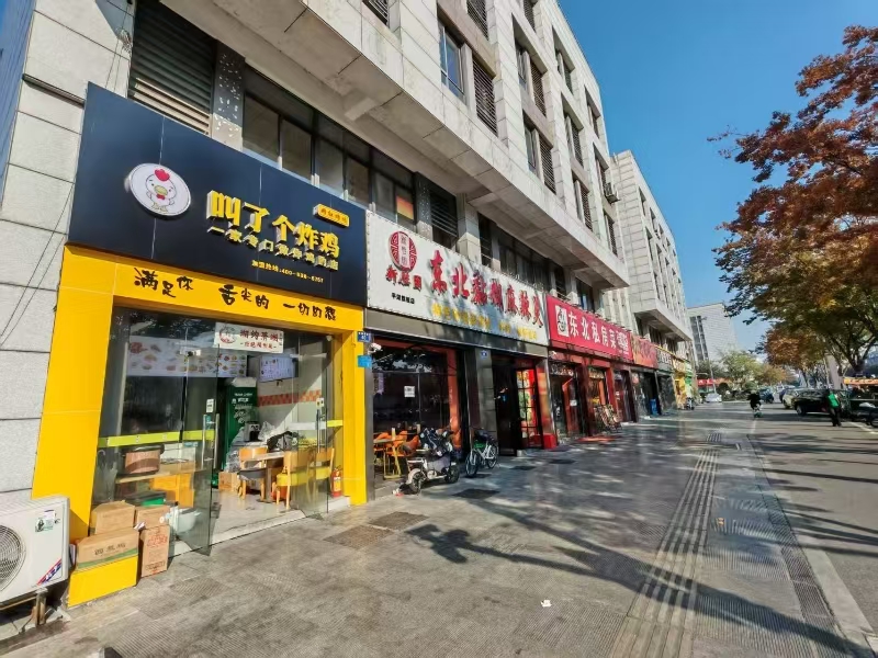 好运转（新胜园东北粘糊麻辣烫）成熟小区、美食街、写字楼娱乐场所、小吃店转让