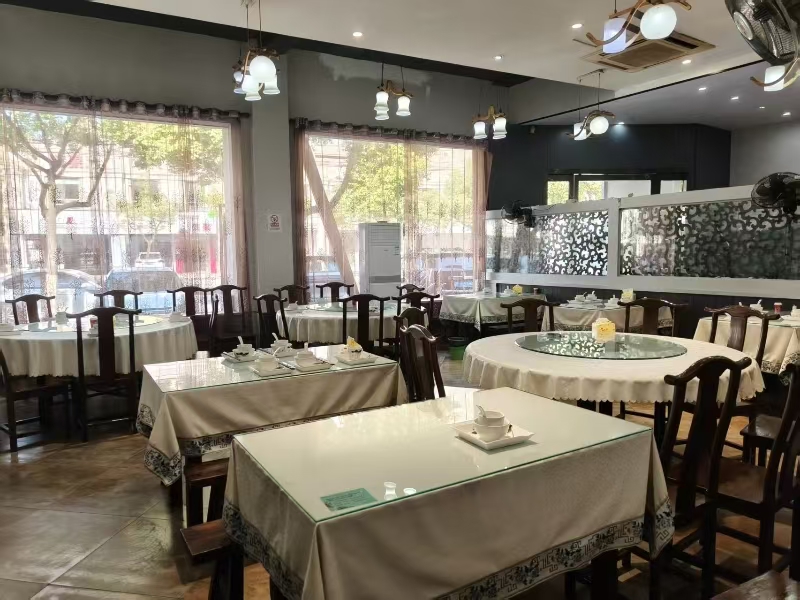 好运转（缘聚此莫干山味馆）桐乡市中心纯1楼餐饮店转让可宴席