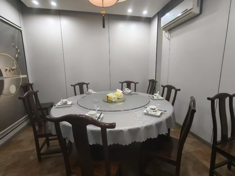 好运转（缘聚此莫干山味馆）桐乡市中心纯1楼餐饮店转让可宴席