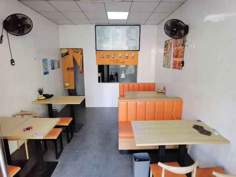 好运转（朝花夕食）新丰镇新阳路83号，万丰公寓傍边，50㎡小吃店转让、