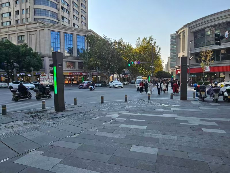 好运转（饿人谷麻辣烫）城区肯德基对面纯一层50㎡麻辣烫店转让