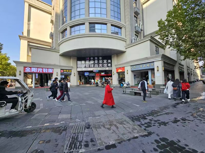 好运转（饿人谷麻辣烫）城区肯德基对面纯一层50㎡麻辣烫店转让