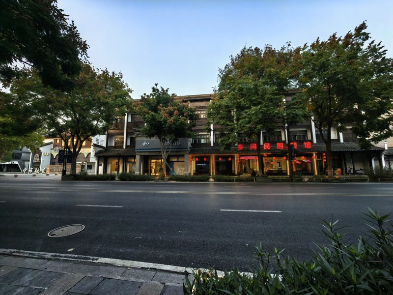 好运转（乌镇酒店）桐乡市乌镇景区2500平旺铺出租适合开酒店民宿