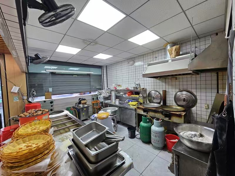 好运转(河南胡辣汤)秀中路农贸市场正对面、纯一层2间门面早餐店转让