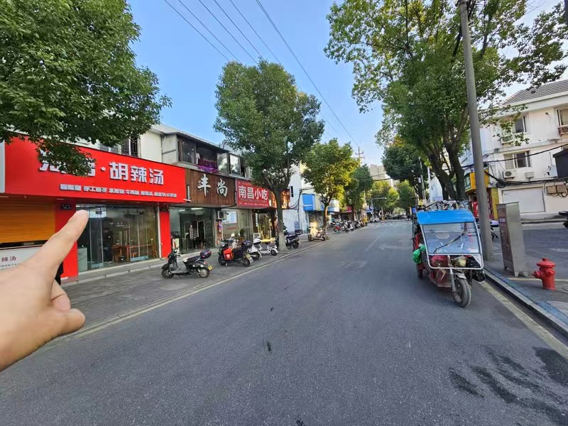 好运转(河南胡辣汤)秀中路农贸市场正对面、纯一层2间门面早餐店转让