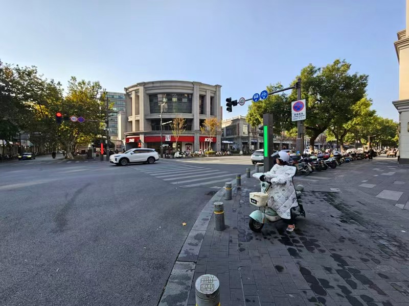 好运转（饿人谷麻辣烫）城区肯德基对面纯一层50㎡麻辣烫店转让