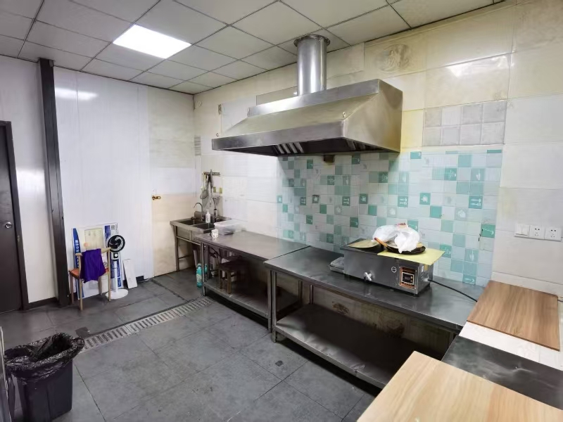 好运转（朝花夕食）新丰镇新阳路83号，万丰公寓傍边，50㎡小吃店转让、