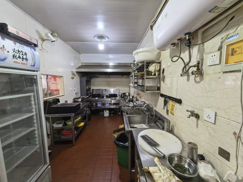 好运转(幺妹烤鱼)平湖市北站路小区门口餐饮店转让