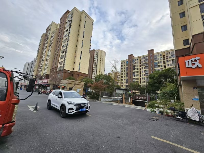 好运转(孙记烧烤)小区门口超市旁纯一层70平烧烤店转让、开了6年