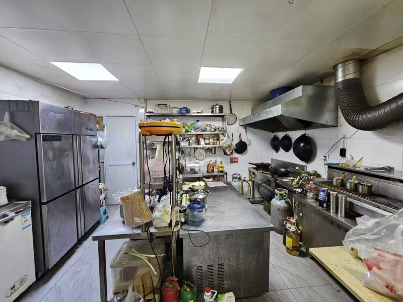 好运转(孙记烧烤)小区门口超市旁纯一层70平烧烤店转让、开了6年