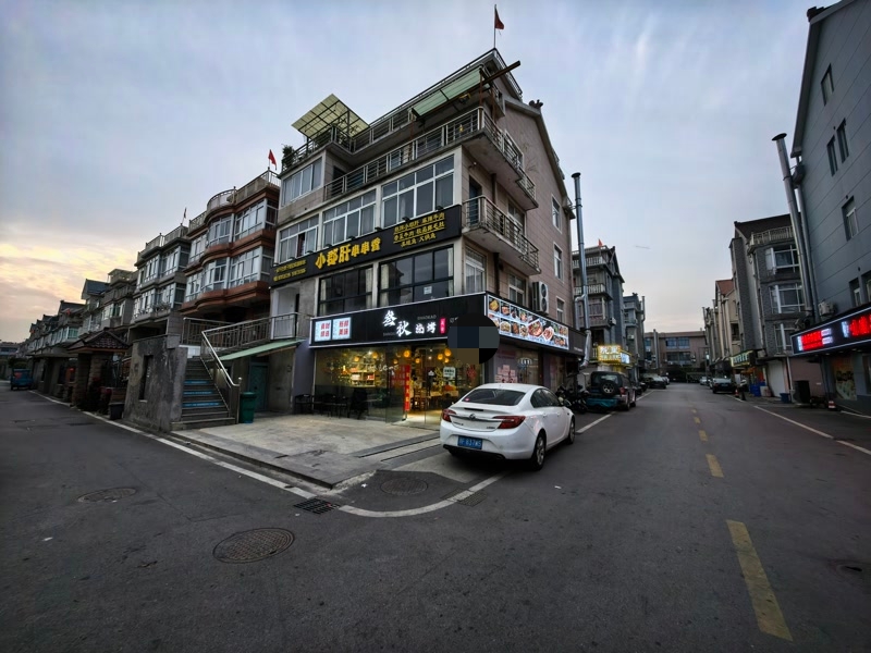 好运转（叁秋烧烤）明珠小区拐角处纯一层100㎡  精装烧烤店转让