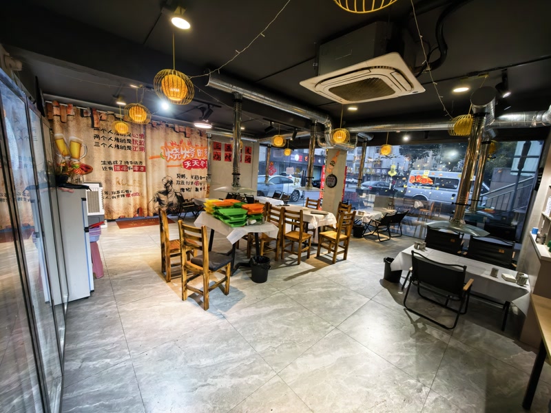 好运转（叁秋烧烤）明珠小区拐角处纯一层100㎡  精装烧烤店转让