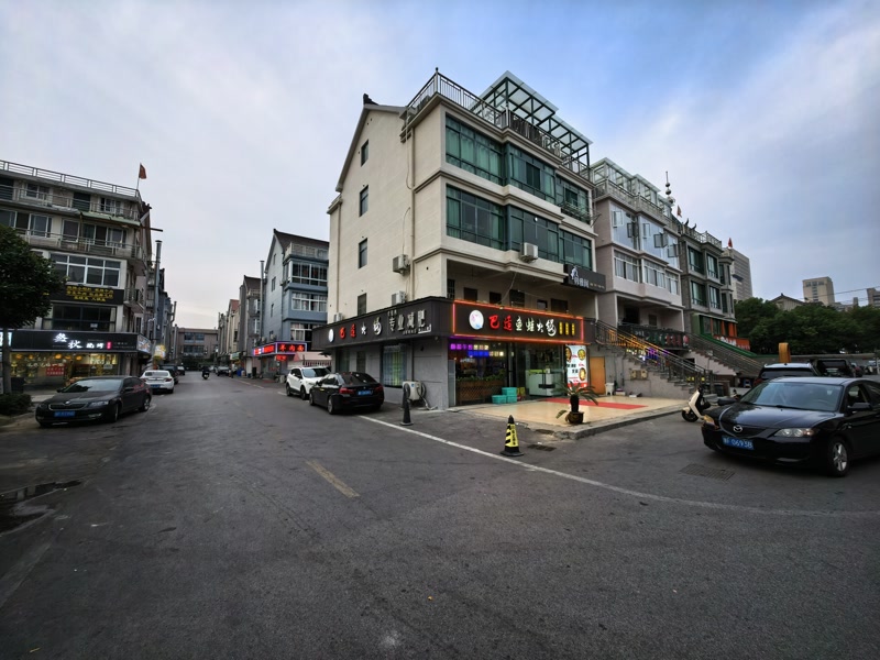 好运转（叁秋烧烤）明珠小区拐角处纯一层100㎡  精装烧烤店转让