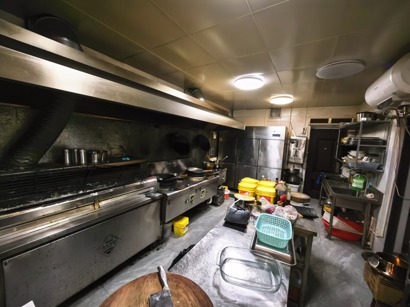 好运转（叁秋烧烤）明珠小区拐角处纯一层100㎡  精装烧烤店转让