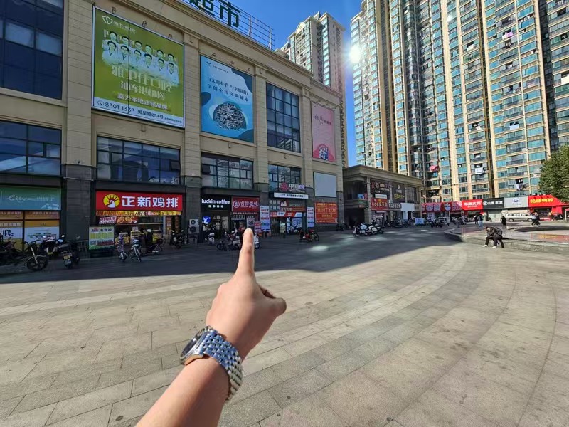 好运转(吉祥馄饨)品牌店聚集段、中心位置、40平小吃店转让