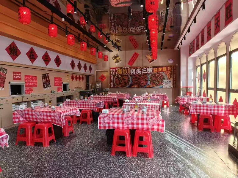 好运转(李胜利爆炒川味三绝)成熟小区、商城、娱乐场所、纯一层480平餐饮店转让