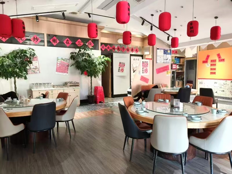 好运转(李胜利爆炒川味三绝)成熟小区、商城、娱乐场所、纯一层480平餐饮店转让