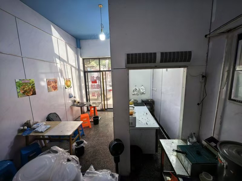好运转(鑫淏小吃)桐乡市振华路双小区门口房租50一天小吃店转让