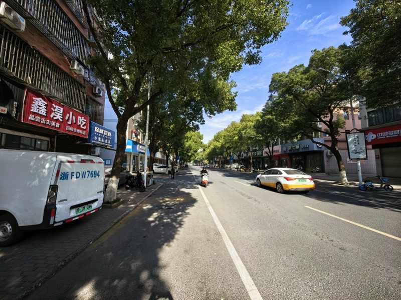 好运转(鑫淏小吃)桐乡市振华路双小区门口房租50一天小吃店转让