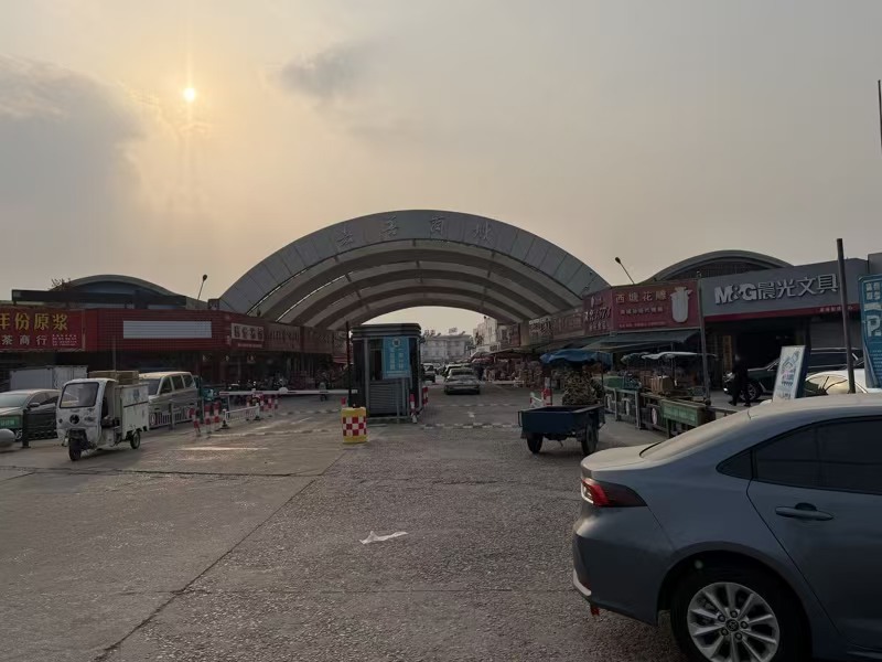 好运转(农垦人酒业)大拐角纯一层97平 店面转让、餐饮除外业态不限