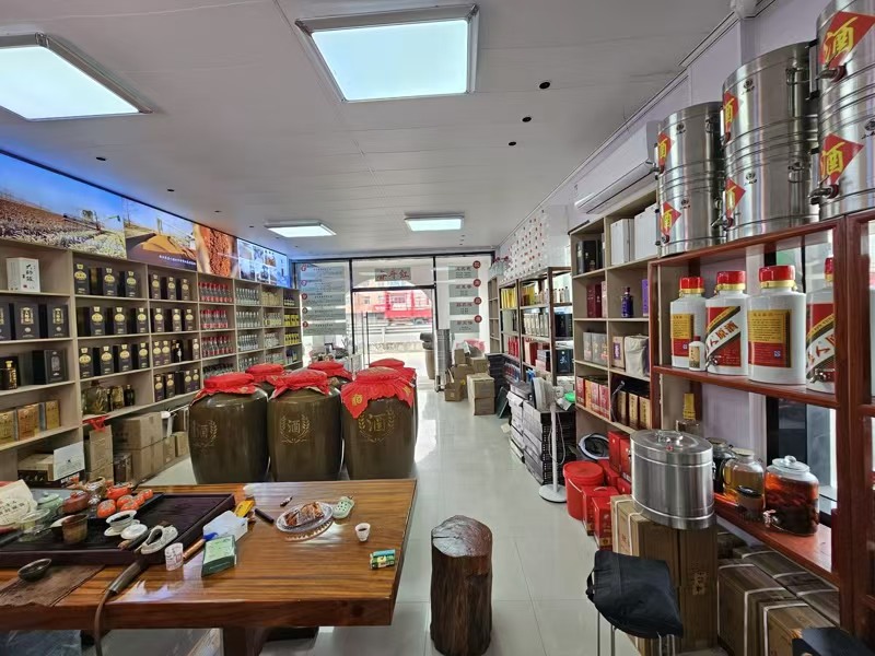 好运转(农垦人酒业)大拐角纯一层97平 店面转让、餐饮除外业态不限