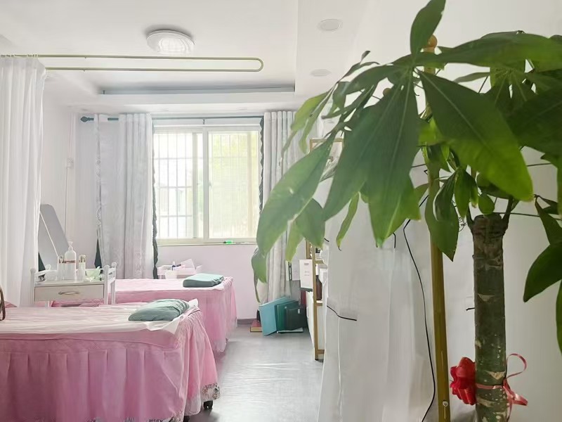 好运转(美容店)南湖区小区门口房租1666一月美容店转让