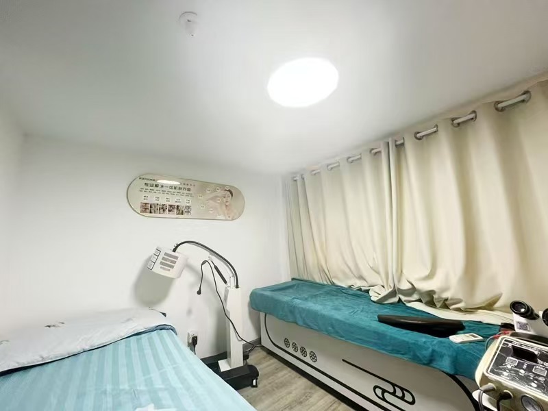 好运转(美容店)南湖区小区门口房租1666一月美容店转让