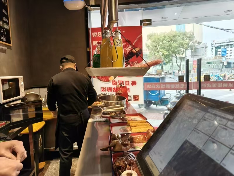 好运转(饭思姐隆江猪脚饭)嘉兴八佰伴旁拐角小吃店转让