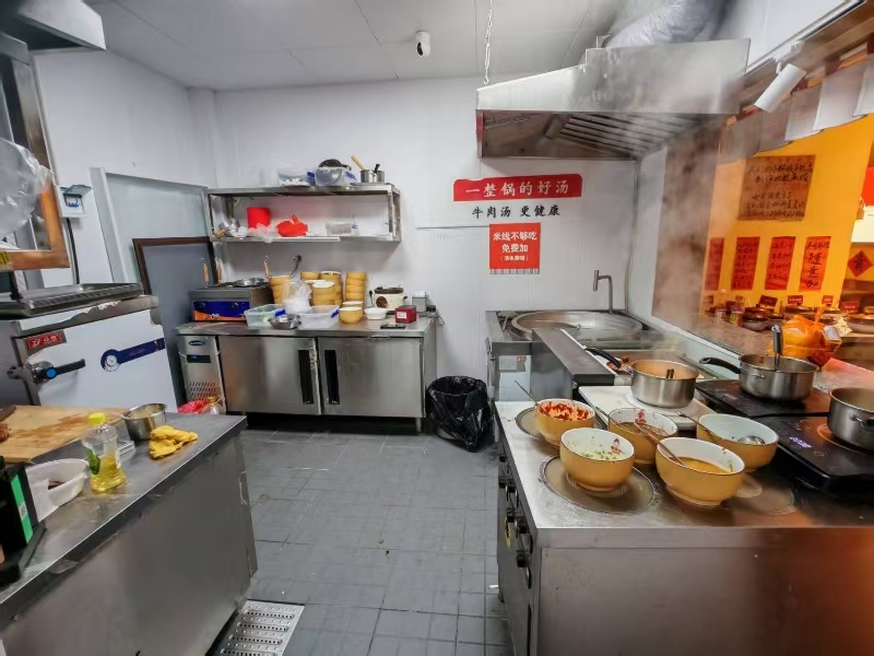 好运转(蠡婆婆鲜汤牛肉米线)成熟小区、美食街、小吃店转让