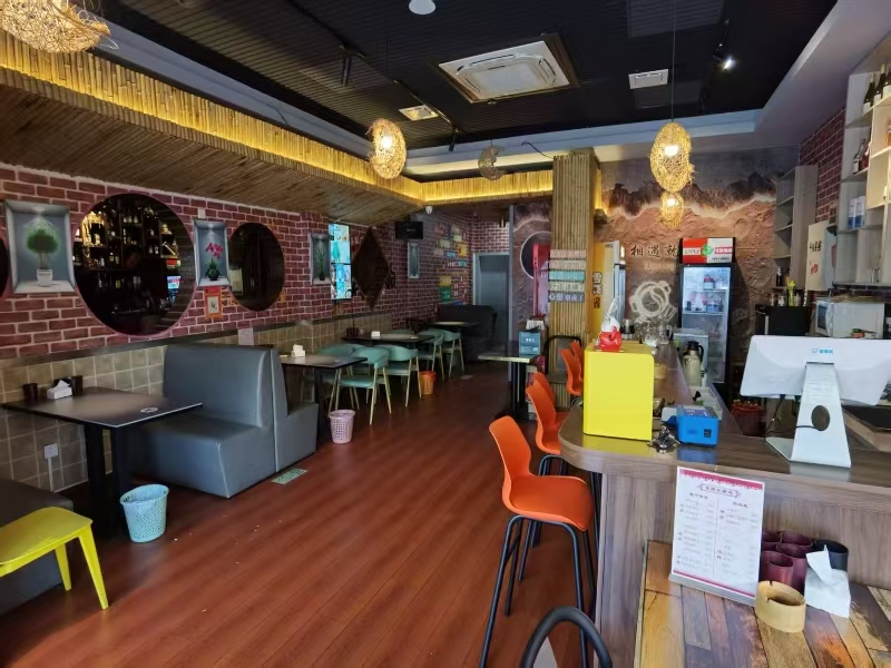 好运转(吧迪东南亚餐吧)秀洲区洪兴路510号,紫薇花园小区,100㎡餐饮店转让