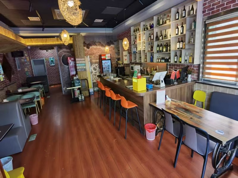 好运转(吧迪东南亚餐吧)秀洲区洪兴路510号,紫薇花园小区,100㎡餐饮店转让