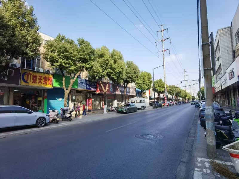 好运转(吧迪东南亚餐吧)秀洲区洪兴路510号,紫薇花园小区,100㎡餐饮店转让