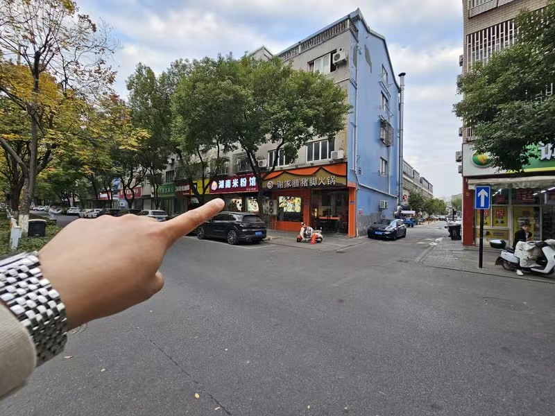 好运转(湖南米粉馆)桐乡小蜜蜂纯一层2间100㎡小吃店转让