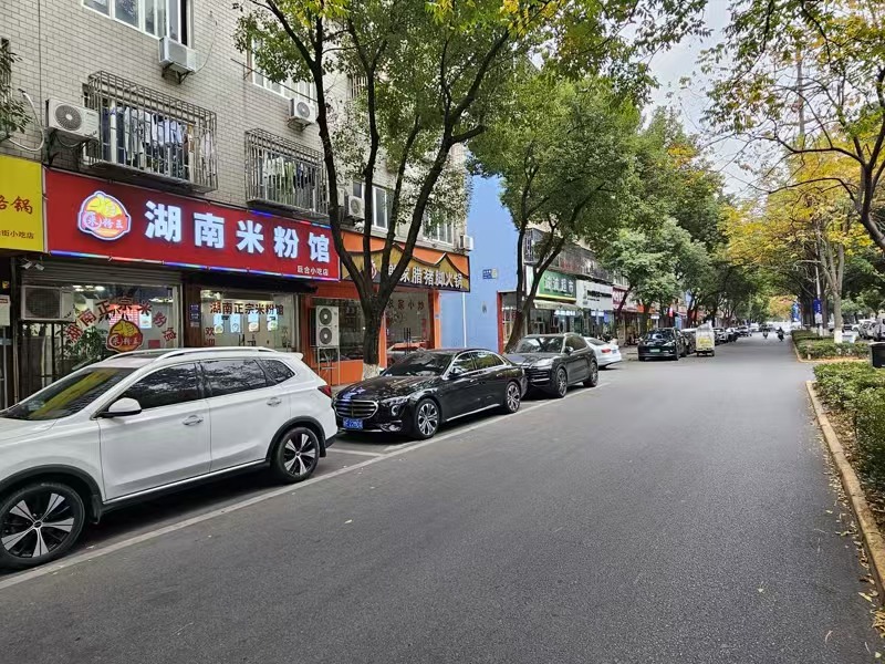 好运转(湖南米粉馆)桐乡小蜜蜂纯一层2间100㎡小吃店转让