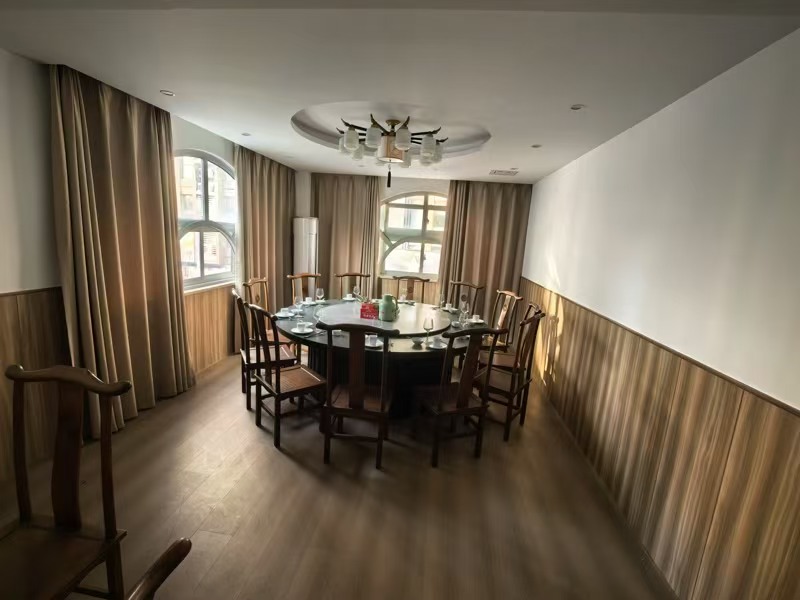 好运转(阿香家.鱼头泡饭)四周小区公寓娱乐场所围绕300㎡餐饮店转让