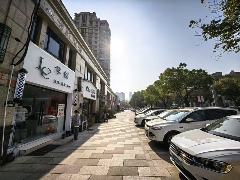 好运转(零创美容美发)南湖区云东路150平精装美容美发店转让