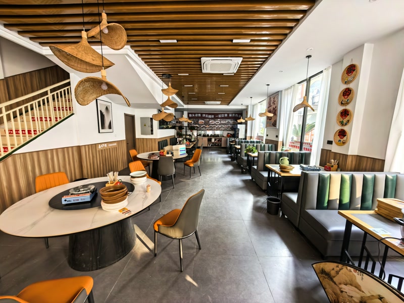 好运转(阿香家.鱼头泡饭)四周小区公寓娱乐场所围绕300㎡餐饮店转让