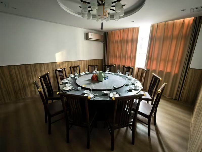 好运转(阿香家.鱼头泡饭)四周小区公寓娱乐场所围绕300㎡餐饮店转让