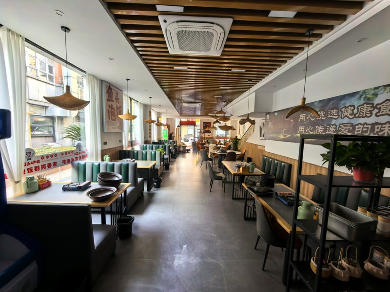 好运转(阿香家.鱼头泡饭)四周小区公寓娱乐场所围绕300㎡餐饮店转让