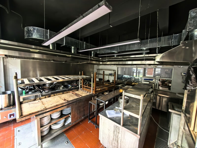 好运转(阿香家.鱼头泡饭)四周小区公寓娱乐场所围绕300㎡餐饮店转让