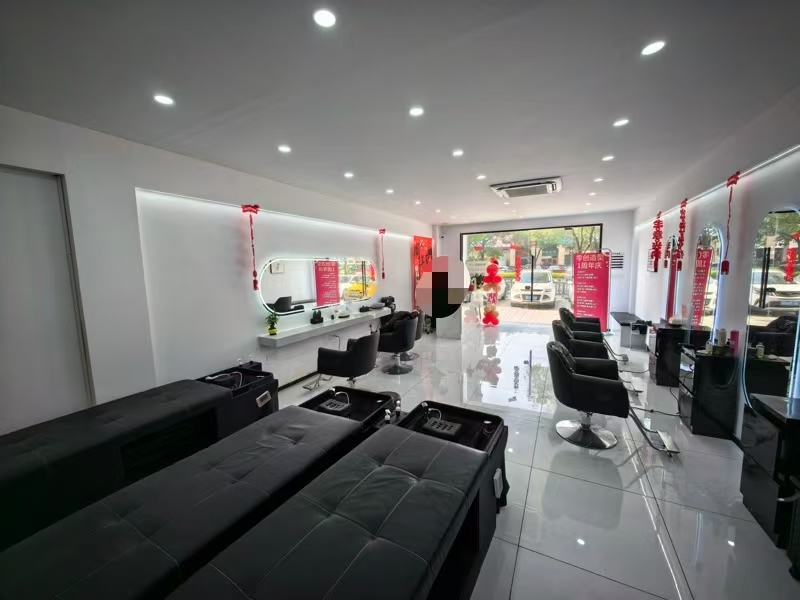 好运转(零创美容美发)南湖区云东路150平精装美容美发店转让